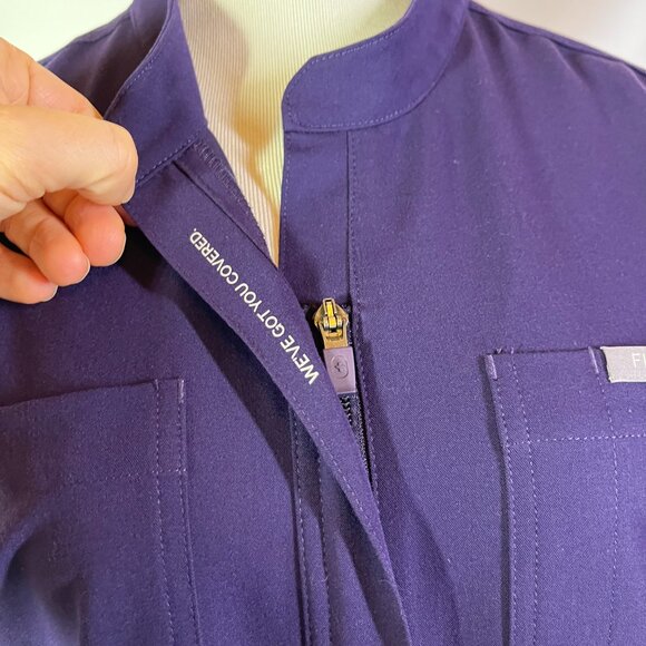 FIGS Women's M Rafaela Cargo Scrub Jumpsuit Short Sleeve Purple - Picture 9 of 11